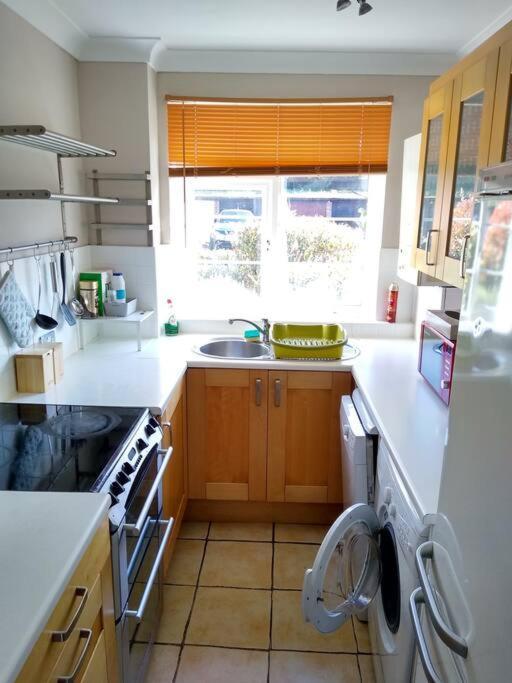 شقة 2 Bed Flat Near Station With Parking&Comgarden سوتون المظهر الخارجي الصورة