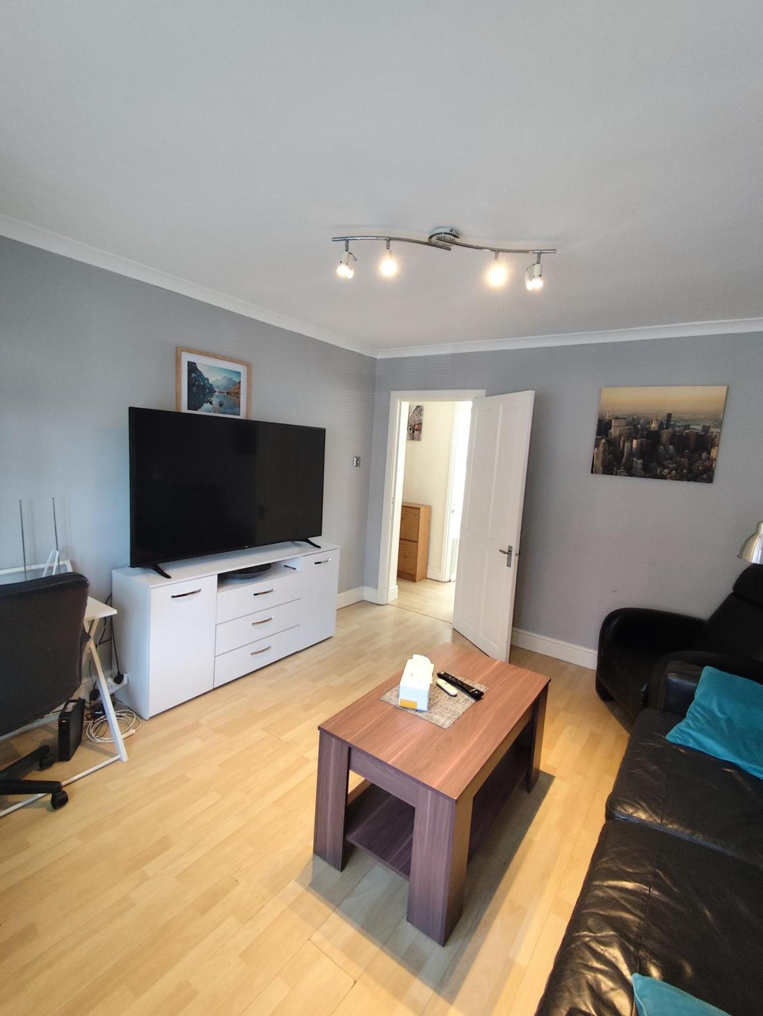 شقة 2 Bed Flat Near Station With Parking&Comgarden سوتون المظهر الخارجي الصورة